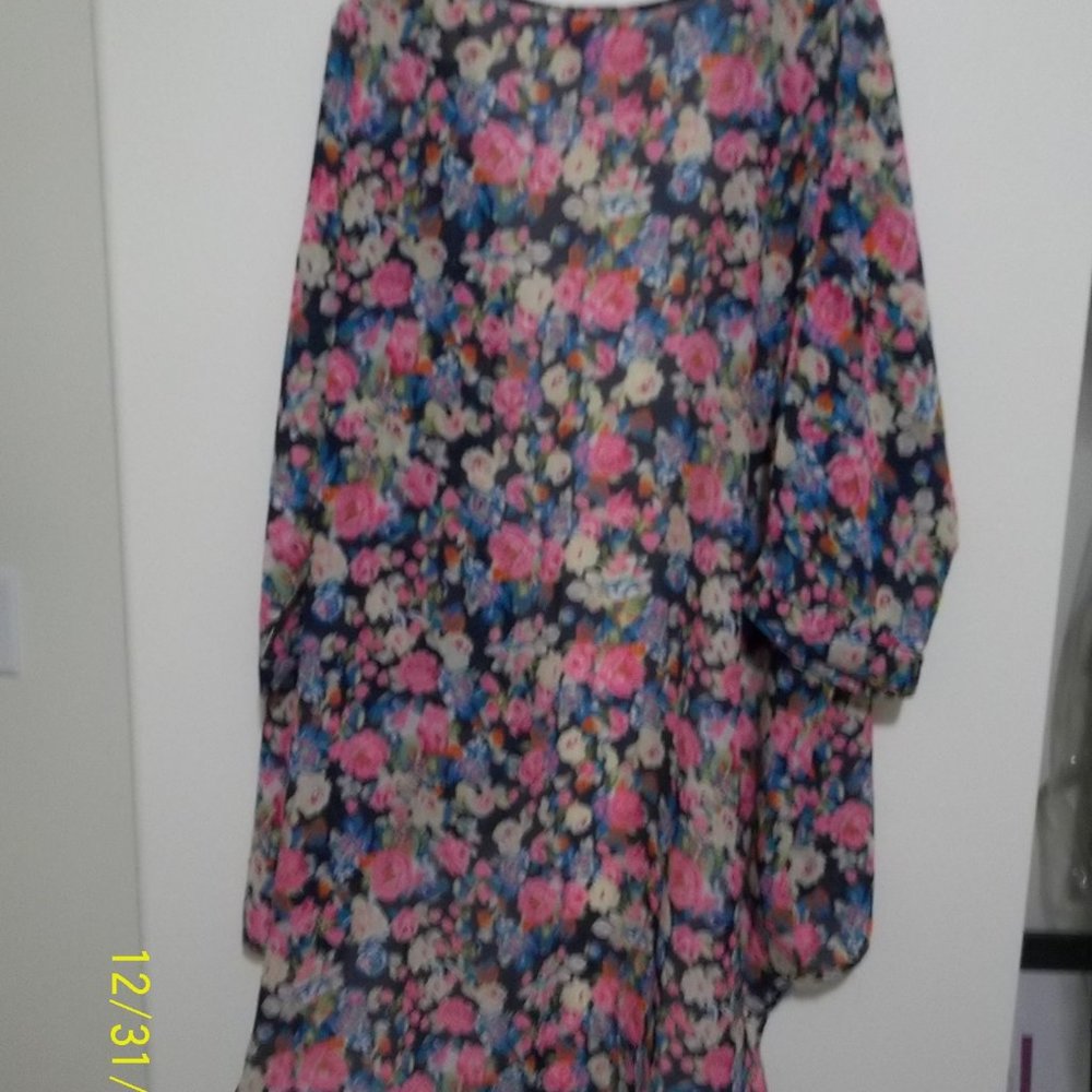She's Cool Multi-Colored Flowered Short Sleeve Lightweight Cardigan Size 2X